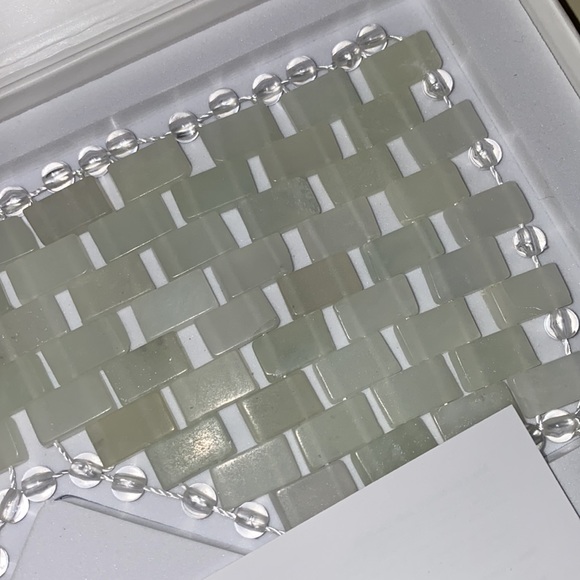 Jade eye mask. - Picture 2 of 3